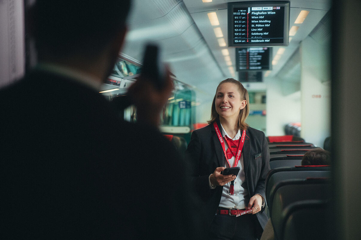 Bus und Bahn werden weiblicher