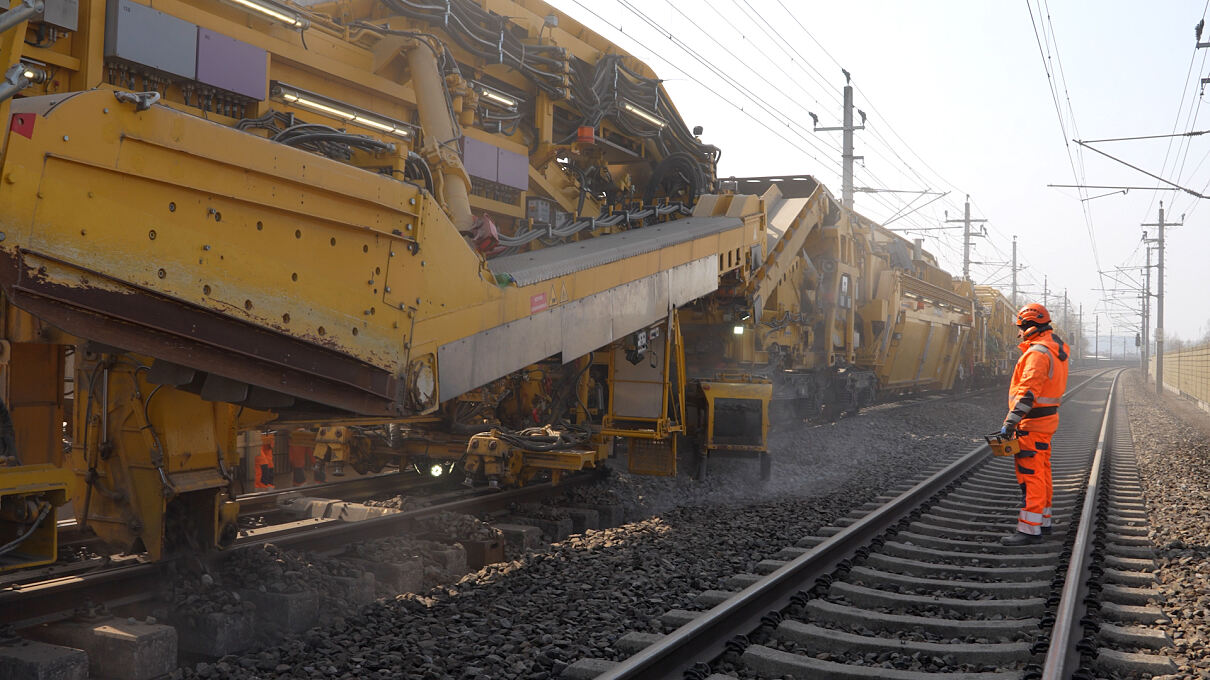 Schotterbettreinigung