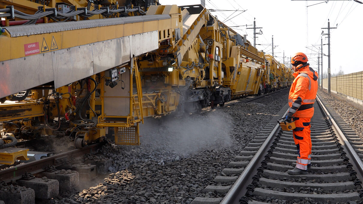 Schotterbettreinigung