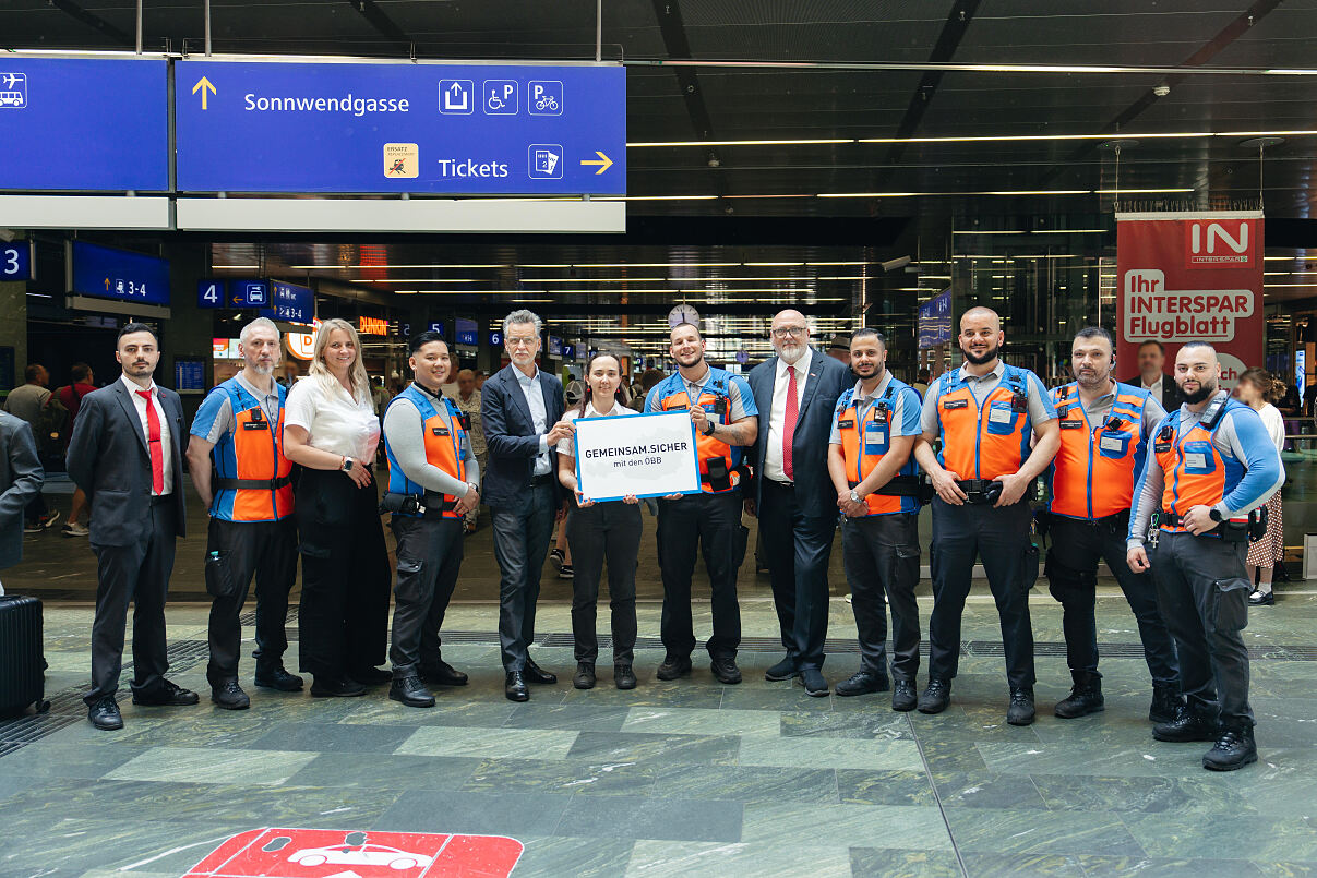 Gruppenbild_Kooperationsvereinbarung_GEMEINSAM.SICHER_c_OEBB_Leonte