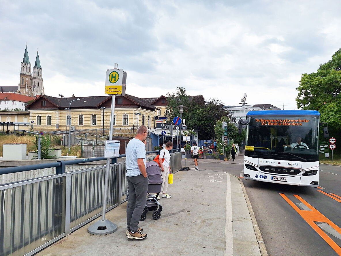 Ersatzbus-Anschluss an die Linie S40 in Weidling
