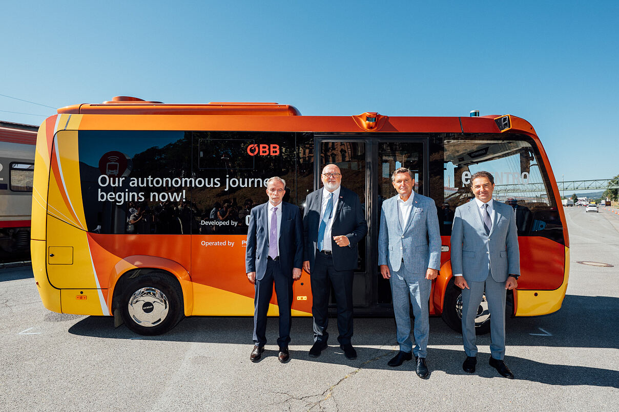 Postbus_Otokar_vollautomatisierter E-Bus_PK_Dönmez_Erman_Hanke_Matthä_c_OEBB_Daniel_Willinger