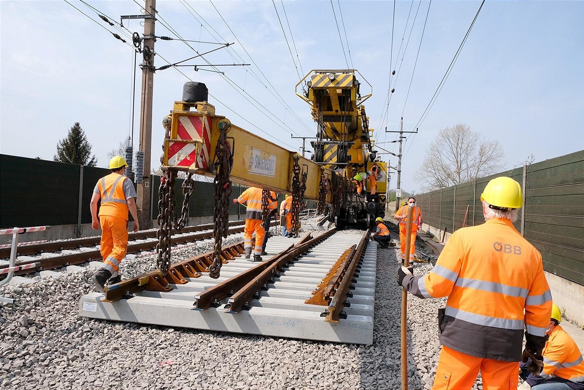 20210927_Weichenkran-c-OeBB-Christian-Zenger