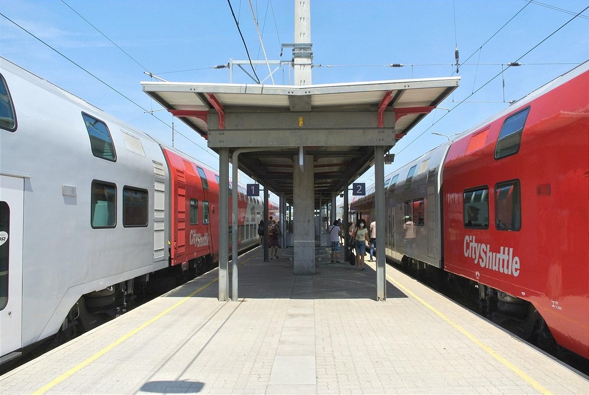 20210726_Retz-Bstg.-1-2-mit-Dach-c-OeBB-Christian-Zenger