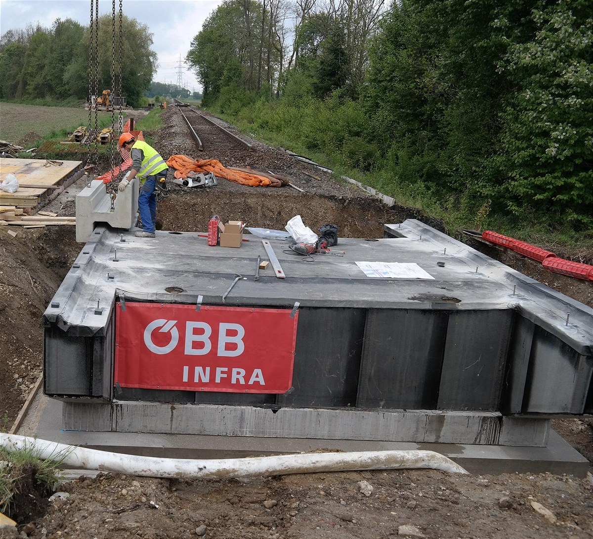 20210531_Brueckeneinbau-Beispielbild-c-OeBB_Robert-Obermoser-3