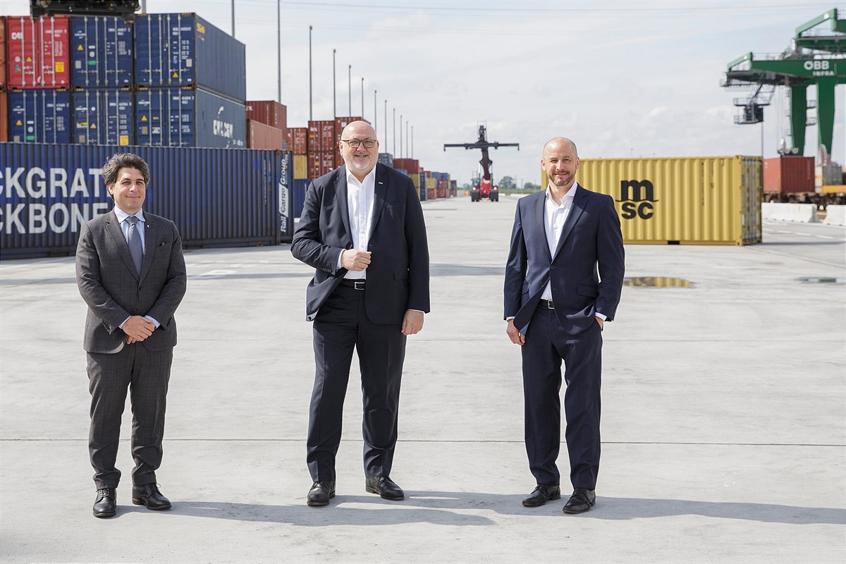 20210520_vlnr-MSC-Director-NIcola-Lelli-OeBB-CEO-Andreas-Matthae-RCG-Vorstandssprecher-Clemens-Foerst_Copyright-OeBB_Roland-Rudolph