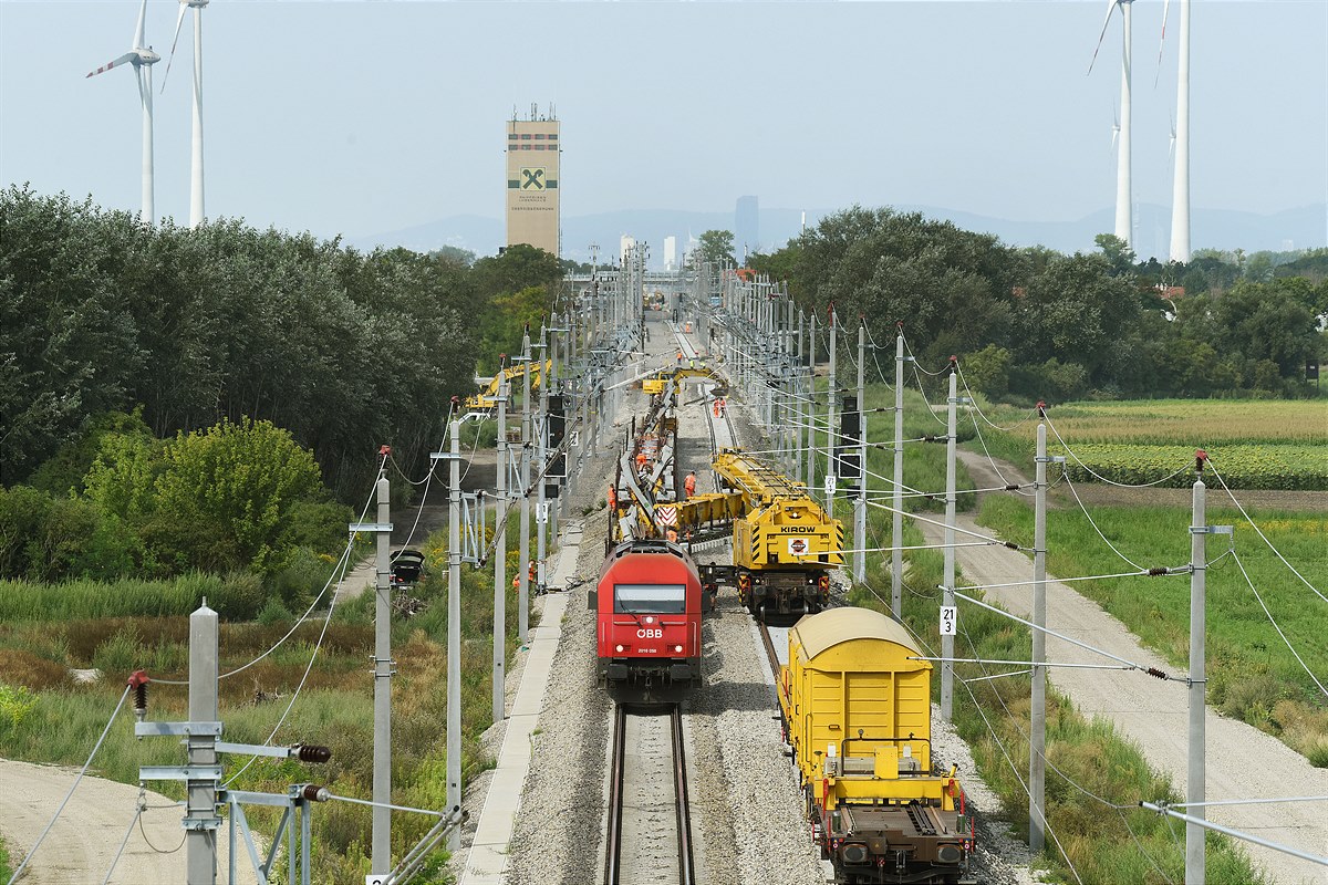 Wien - Bratislava_Bf Siebenbrunn-Leopoldsdorf