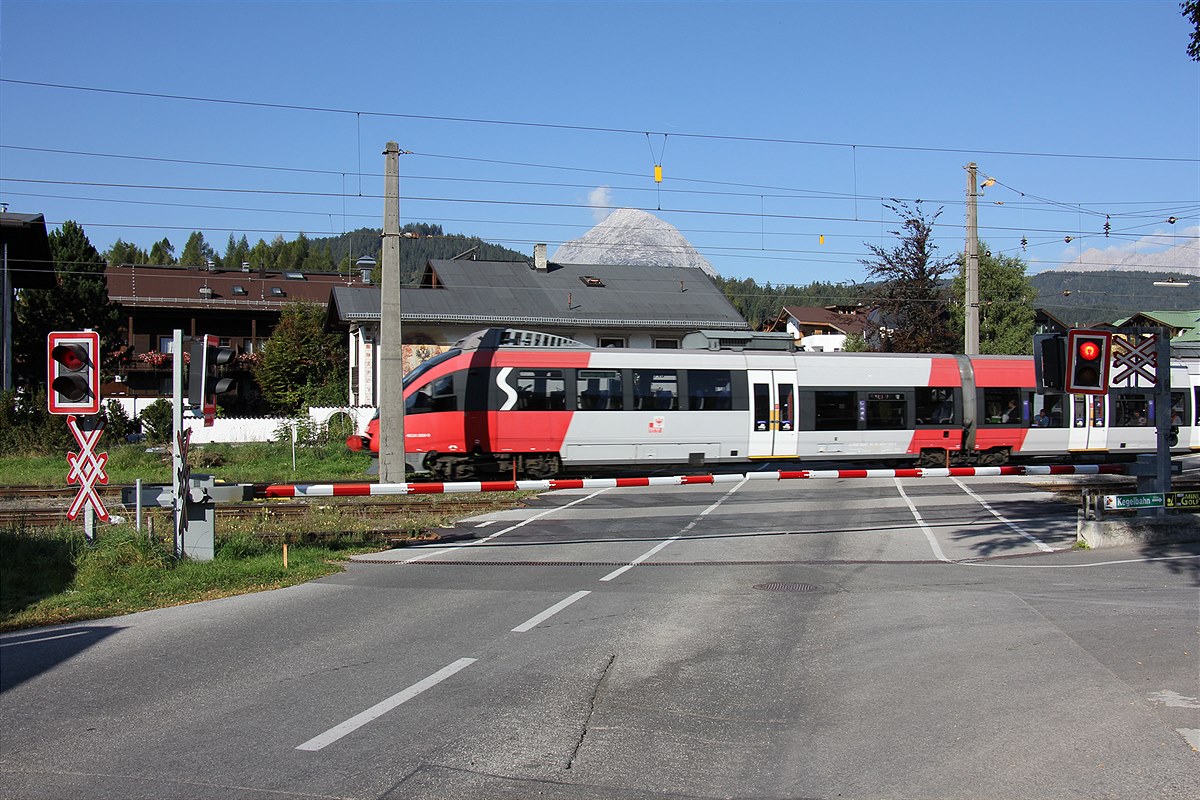 Eisenbahnkreuzung_01_(c)ÖBB_Kapferer