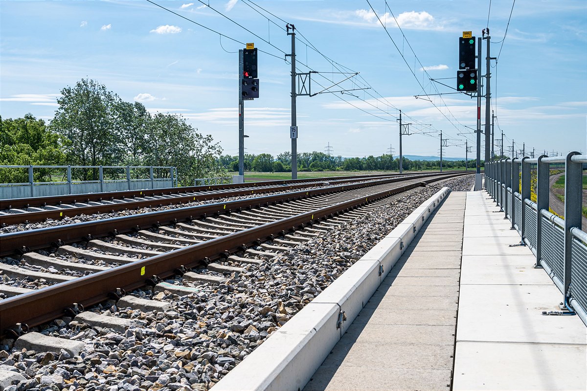 Infrastruktur auf Schiene für mehr öffentlichen Verkehr in der Zukunft