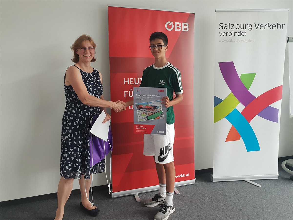 Barbara Kleinert gratuliert Emir Hodzic zum 2. Platz