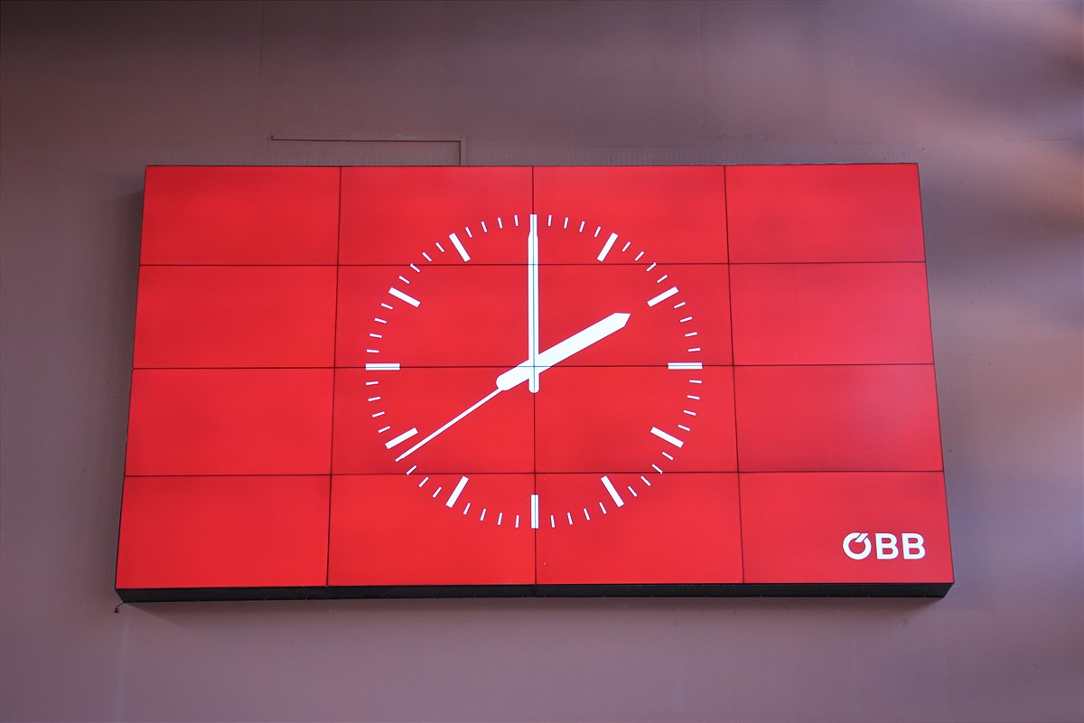 Zeitumstellung_zwei Uhr_(c)ÖBB_Kapferer