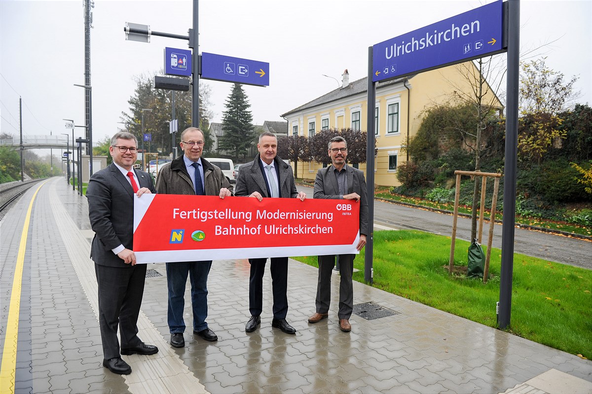 Ulrichskirchen Bf._LR Ludwig Schleritzko, Vbgm. Josef Stöckelmayer, Ortsvorsteher Rudolf Roschitz, Herbert Müllner, ÖBB © ÖBB, Christian Zenger