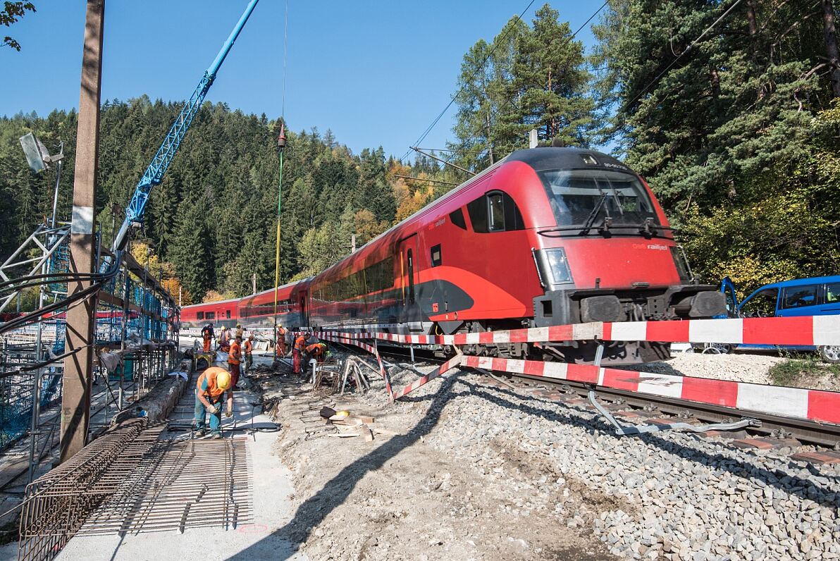 Semmering-Bergestrecke_Erhaltungsarbeiten_Railjet © ÖBB, Robert Deopito