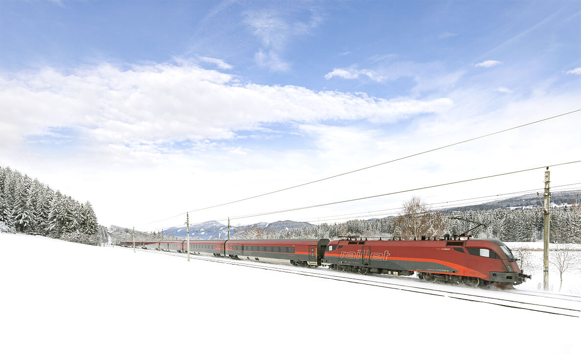Railjet im Schnee