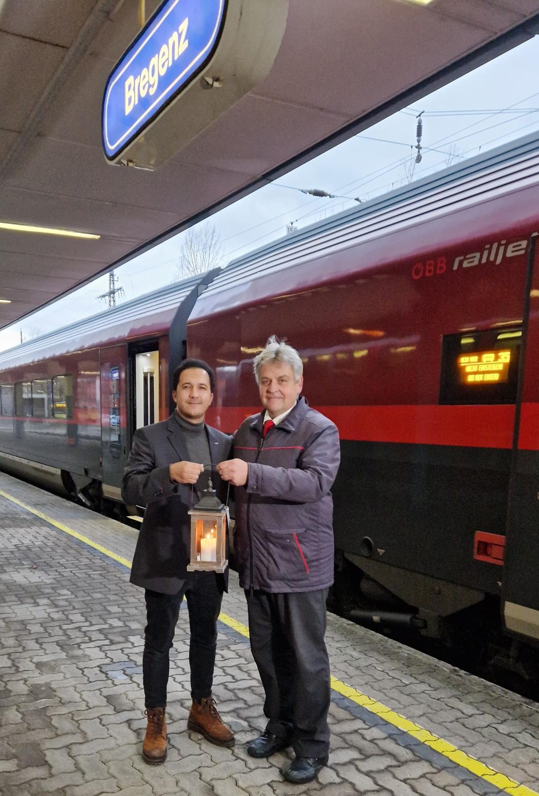 Friedenslicht_(c)ÖBB_Naci Arslan