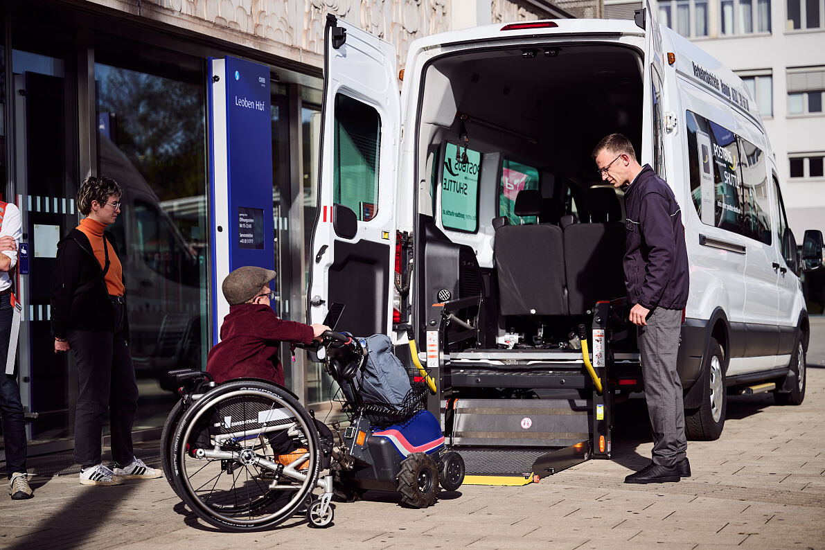 Postbus Shuttle 011