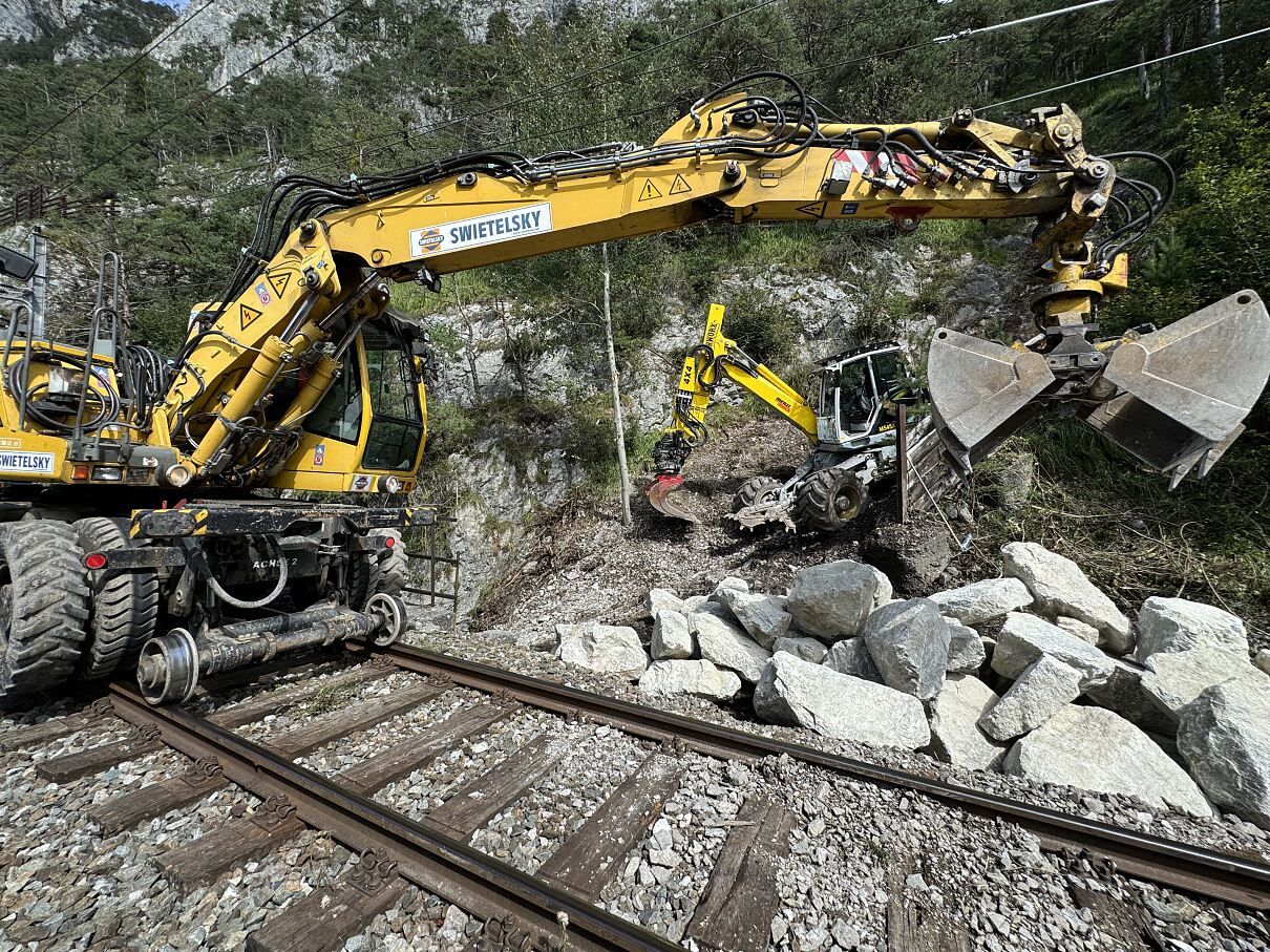 Aufräumarbeiten  Karwendelbahn