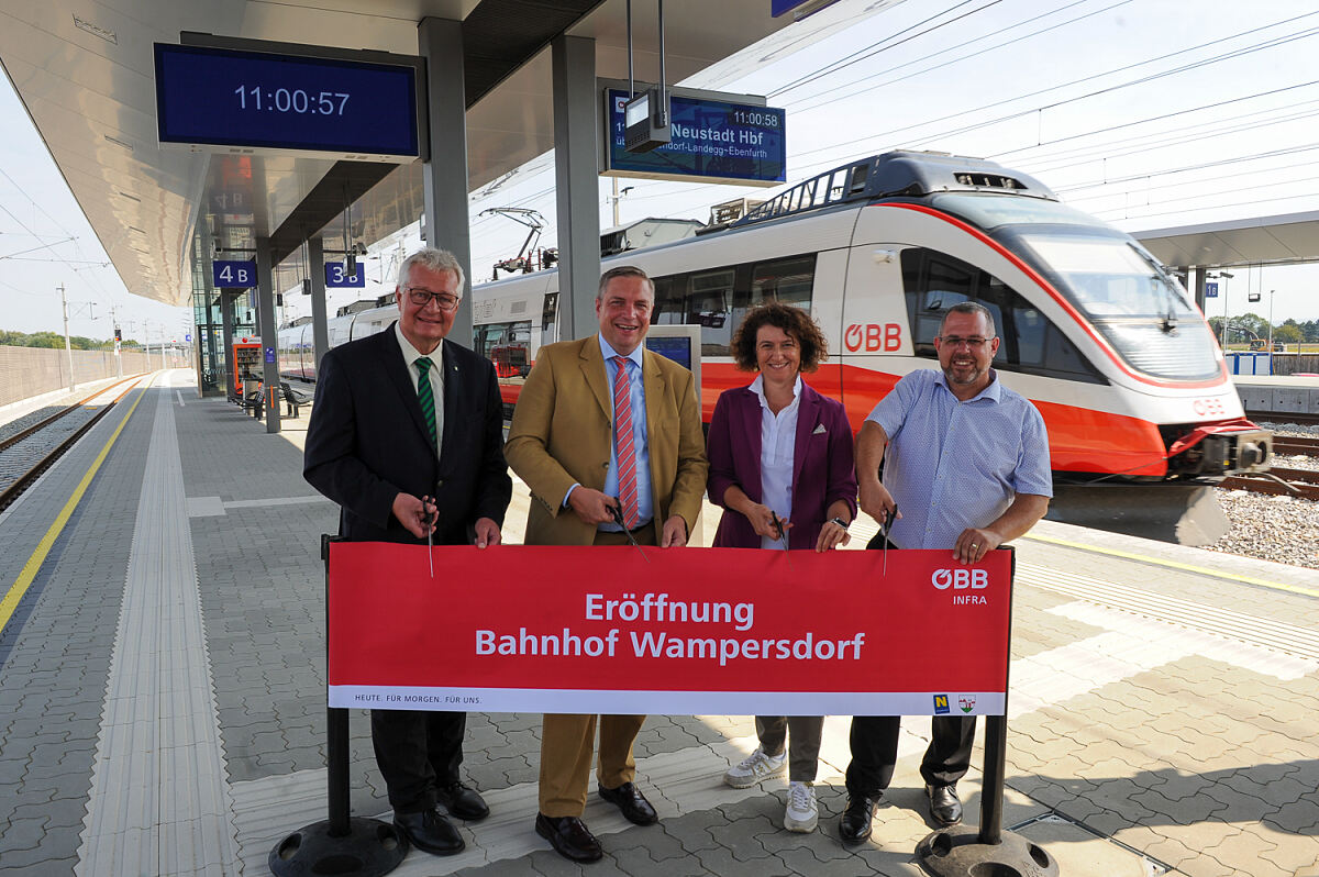 Eröffnung Bahnhof Wampersdorf