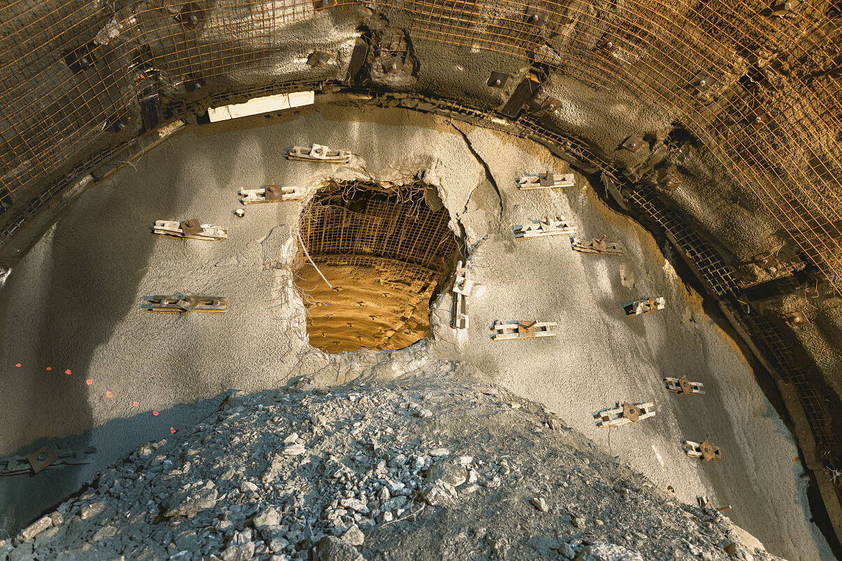 Semmering-Basistunnel_Durchschlag 1. Tunnelröhre geschafft