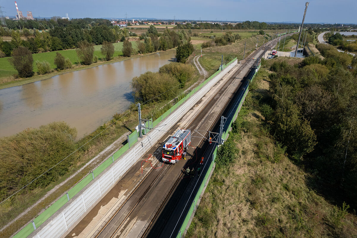 ÖBB: Hochwasser legt zwei Gleise der Weststrecke für mehrere Monate lahm 