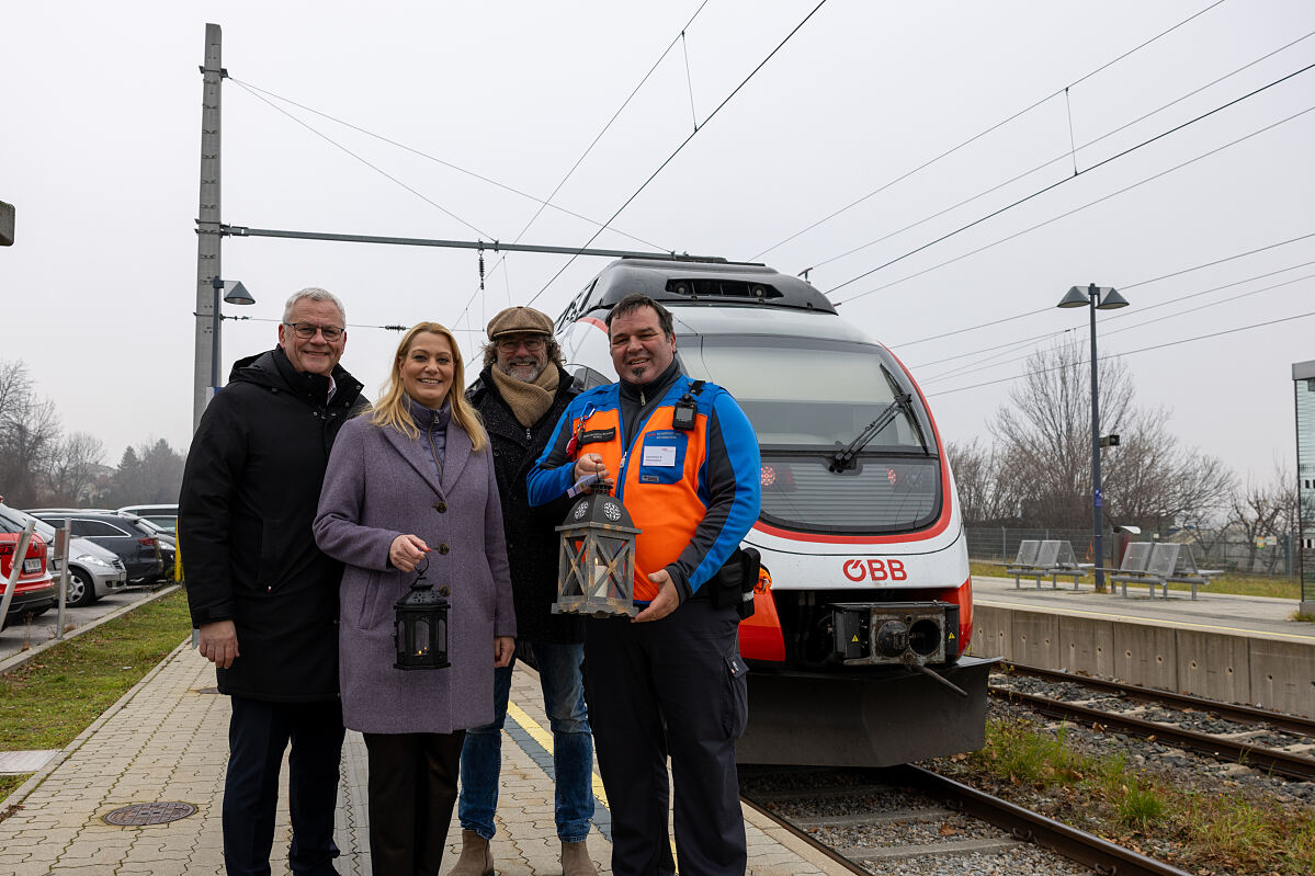 ÖBB übergeben Friedenslicht an Land und Landeshaupstadt_Eisenstadt_20241219