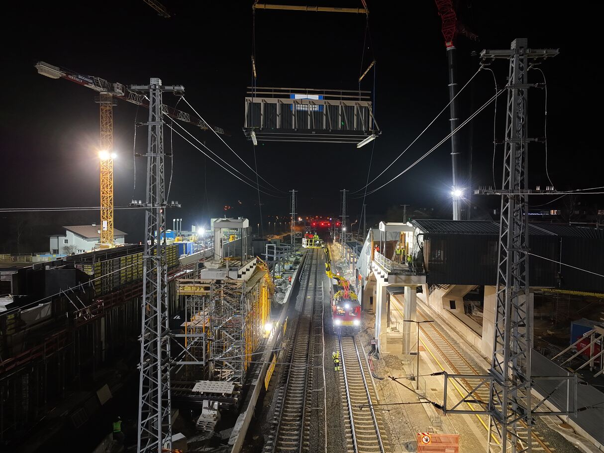 Einhub Steg Bahnhof Fritzens-Wattens 