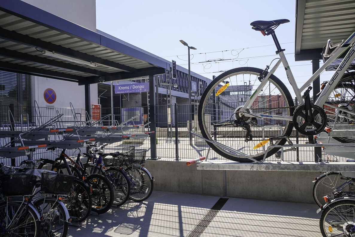 Bike&Ride-Anlage Krems neu_Aufnahmegebäude Westseite © ÖBB, Christian Zenger