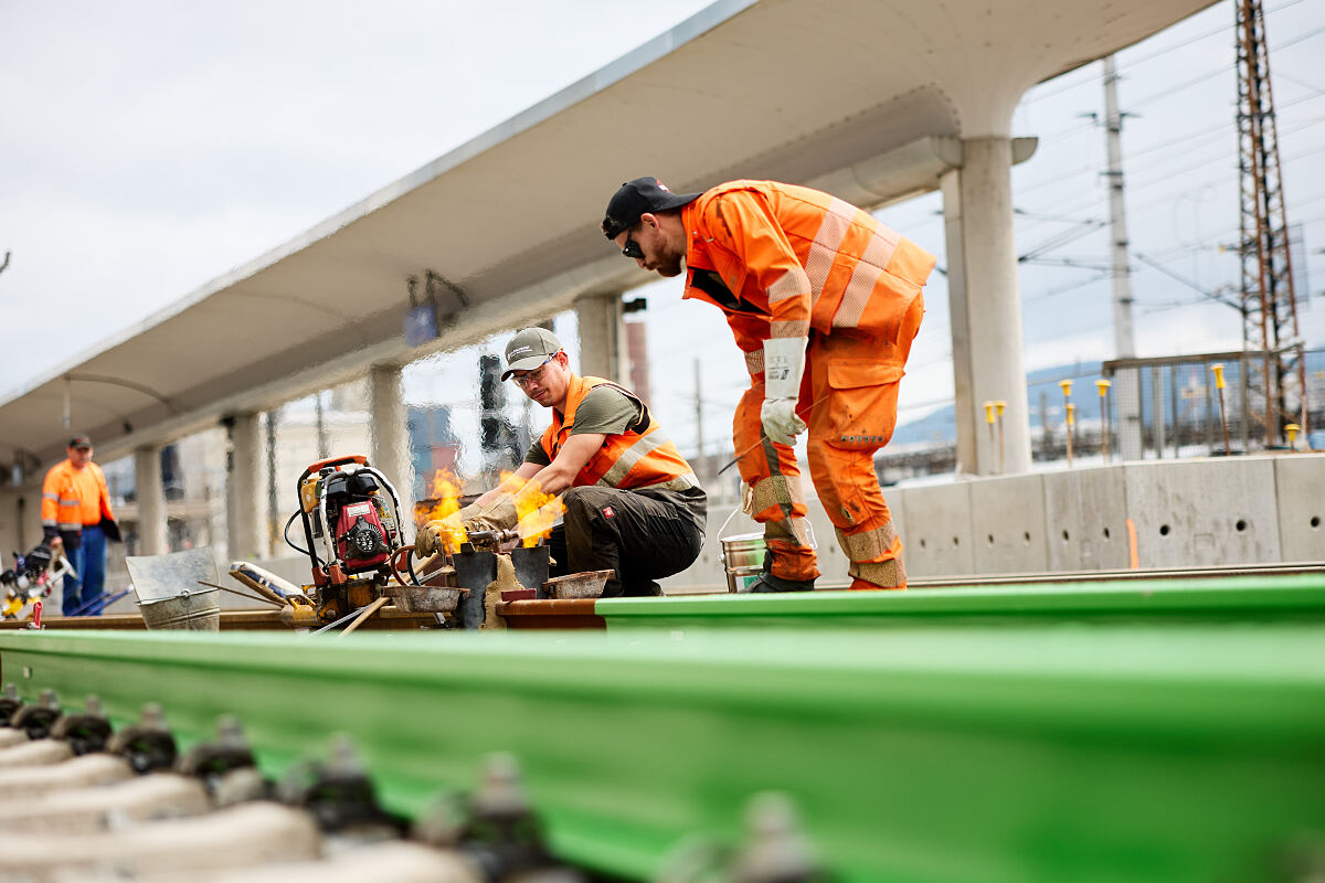Installation of the Green Rail