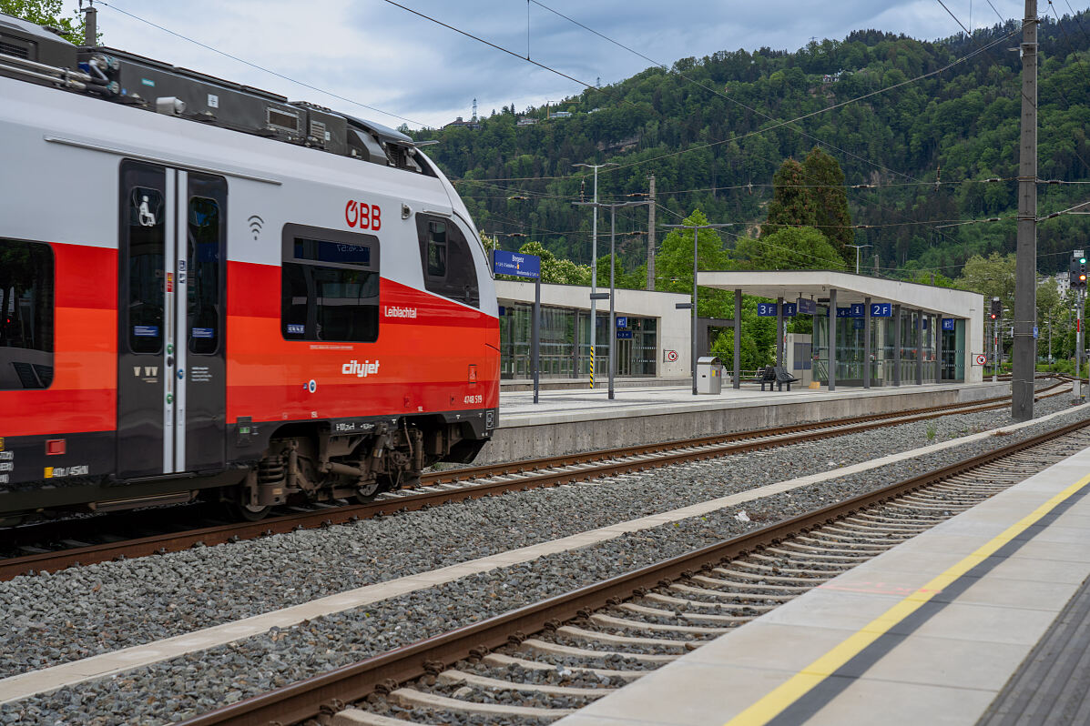 Regionalzug im Bahnhof Bregenz