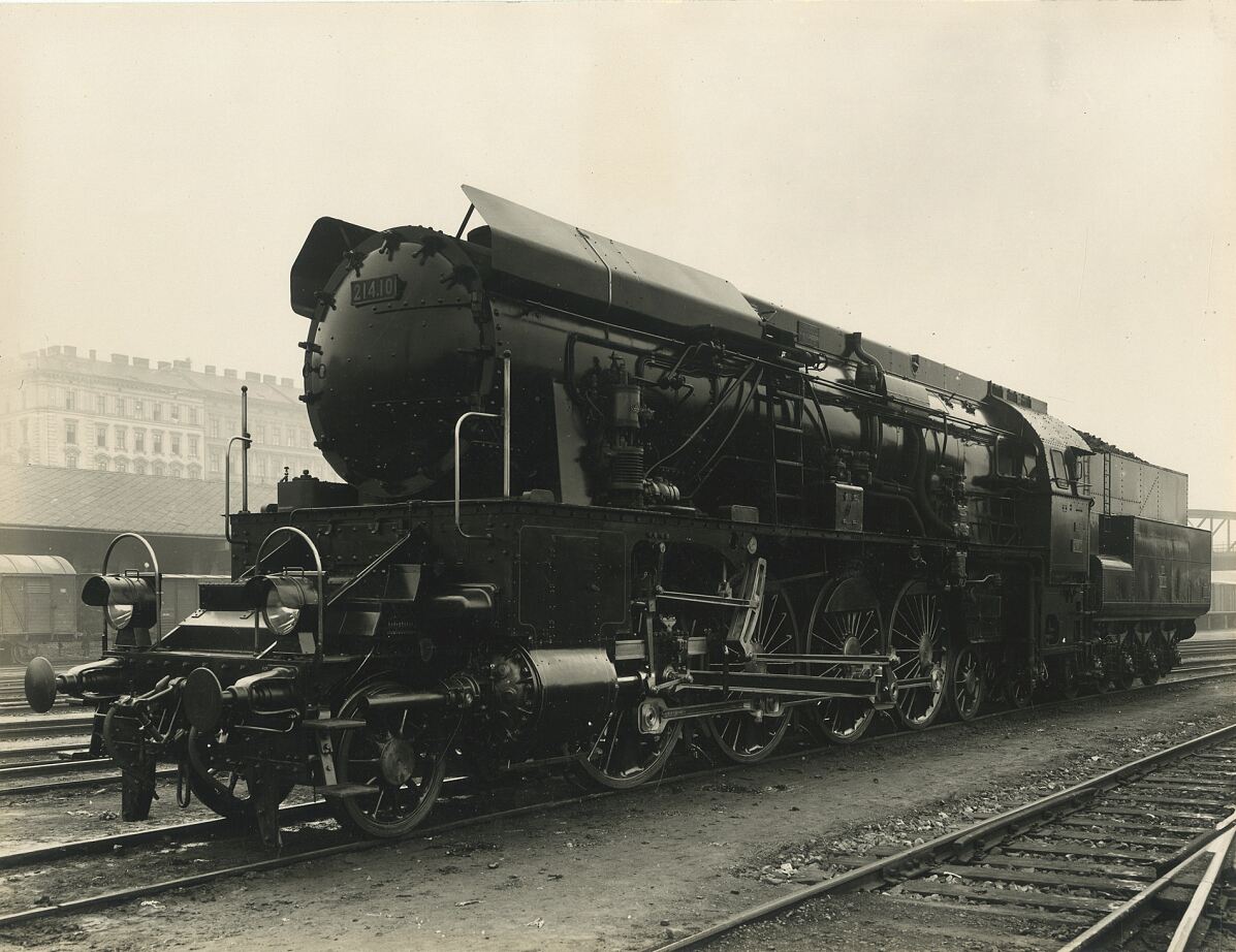 Dampflokomotive 12.10