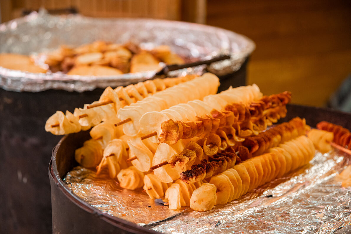 Heiße Snacks, Punsch und Glühwein