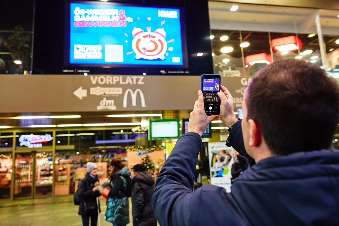 Scan_QR-Code_OE3_Challenge_Railscreen_Classic_Wien_Hbf