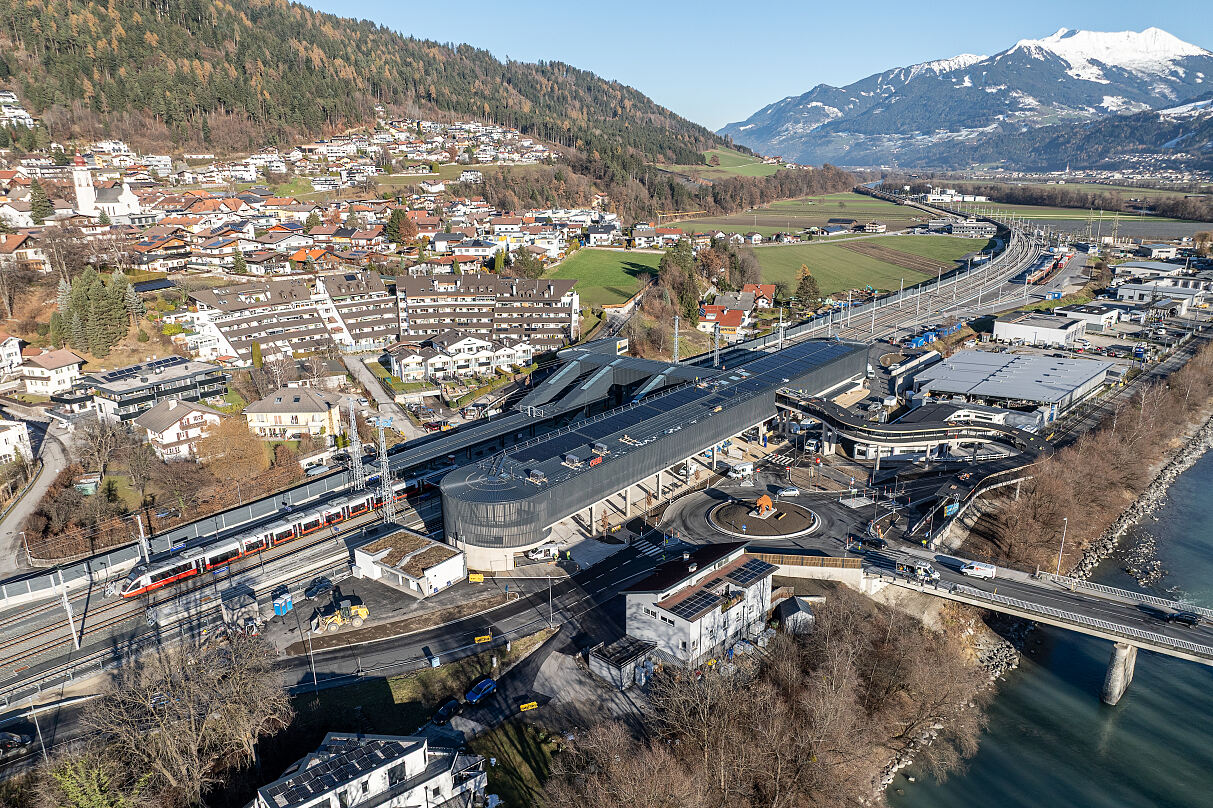 Fertigstellung Bahnhof Fritzens-Wattens