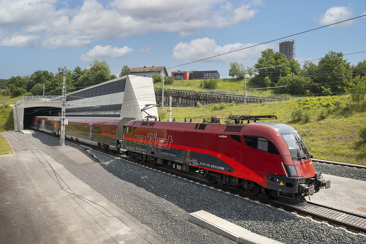 Railjet_Portal West_Koralmbahn_c_OEBB_Harald Eisenberger