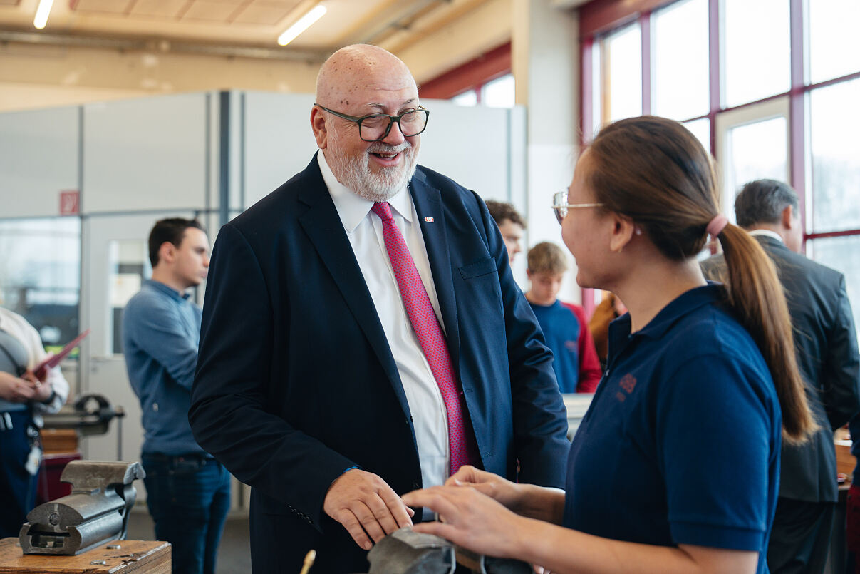 CEO Matthä_Lehrlinge_PK_c_OEBB_Leonte